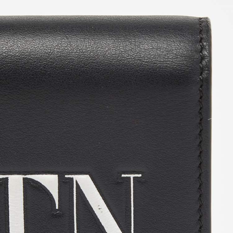 Pre Owned Valentino Black Leather VLTN Bifold Card Case