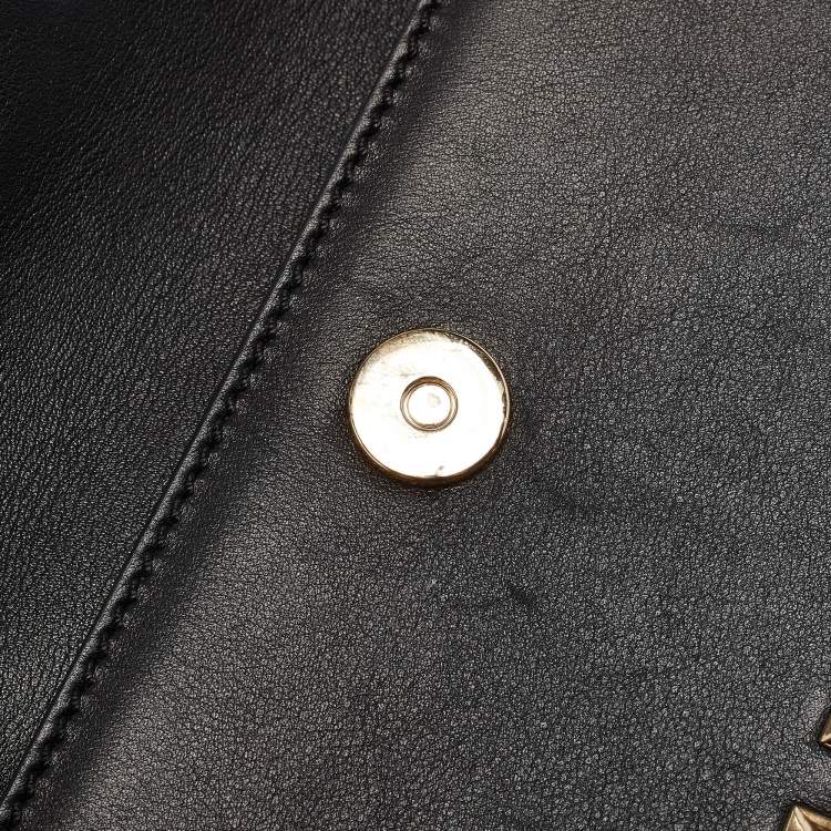 Pre Owned Valentino Black Leather Rockstud Bangle Clutch