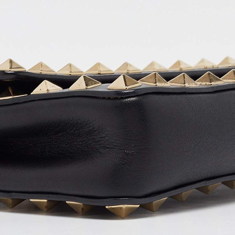 Pre Owned Valentino Black Leather Rockstud Bangle Clutch