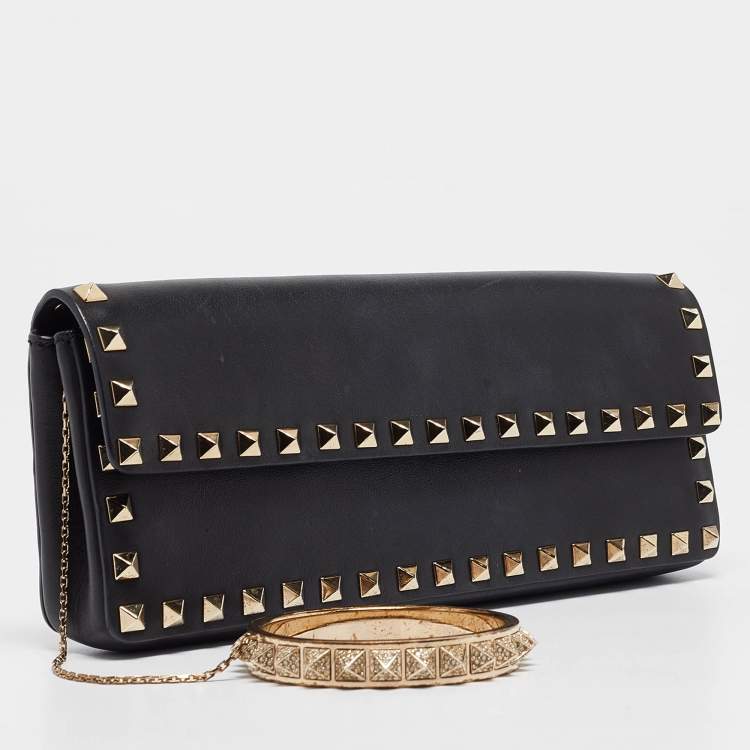 Pre Owned Valentino Black Leather Rockstud Bangle Clutch