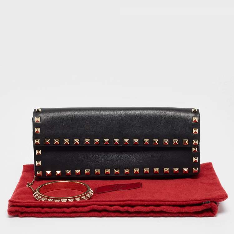 Pre Owned Valentino Black Leather Rockstud Bangle Clutch