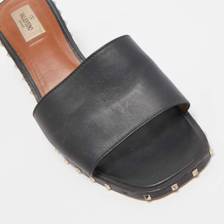 Pre Owned Valentino Black Leather Rockstud  Sandals Size 41