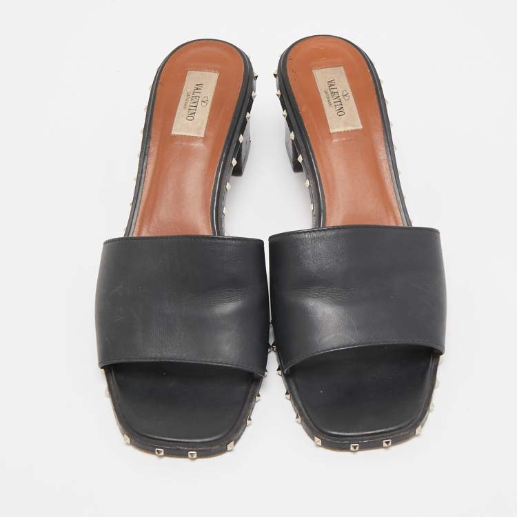 Pre Owned Valentino Black Leather Rockstud  Sandals Size 41