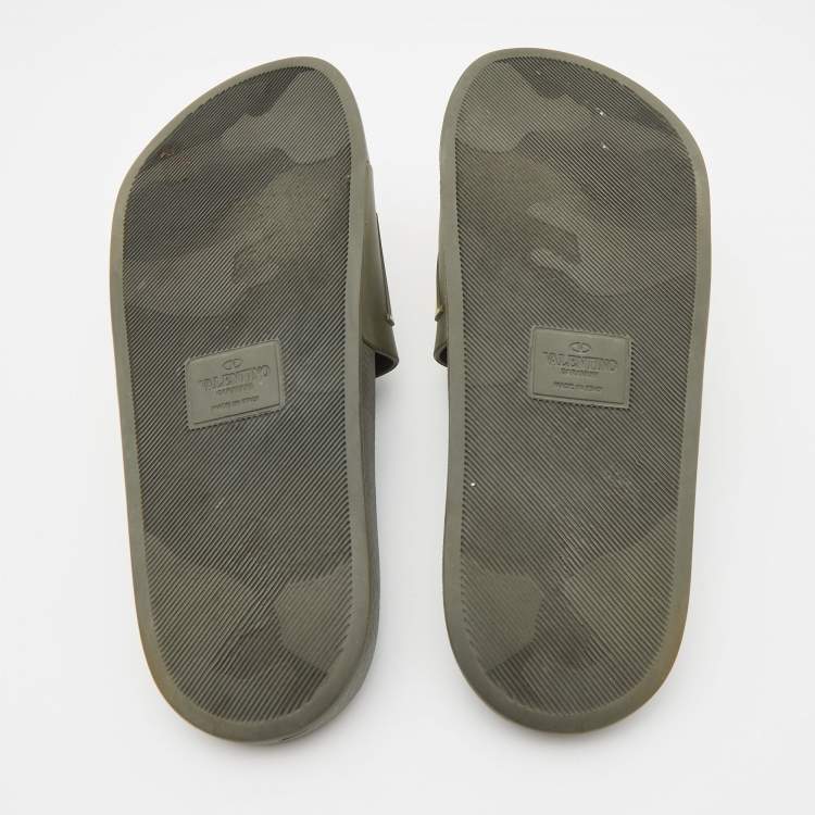 Pre Owned Valentino Green Rubber VLTN Flat Slides Size 42