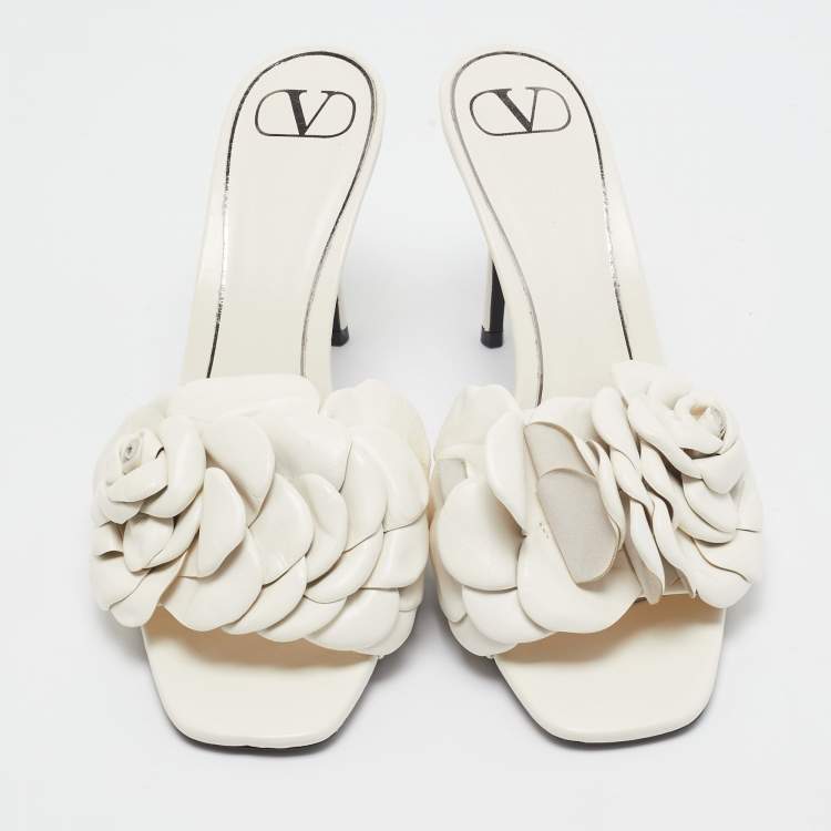 Pre Owned Valentino Cream Leather 03 Rose Edition Atelier Slides Size 40