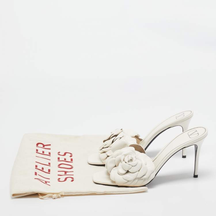 Pre Owned Valentino Cream Leather 03 Rose Edition Atelier Slides Size 40