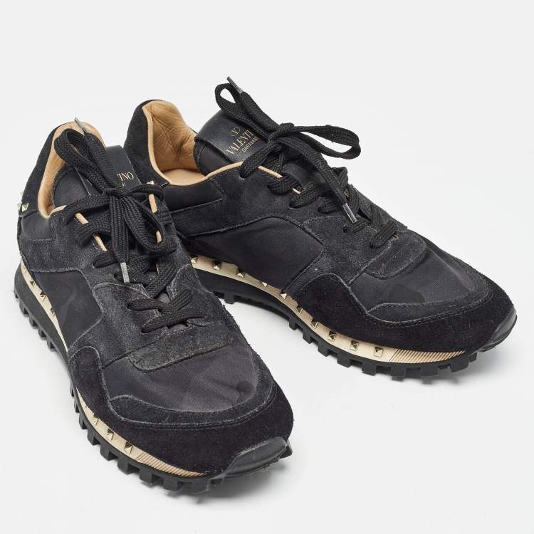 مملوكة مسبقًا Valentino Black Suede and Camouflage Fabric Rockstud Low Top Sneakers Size 40