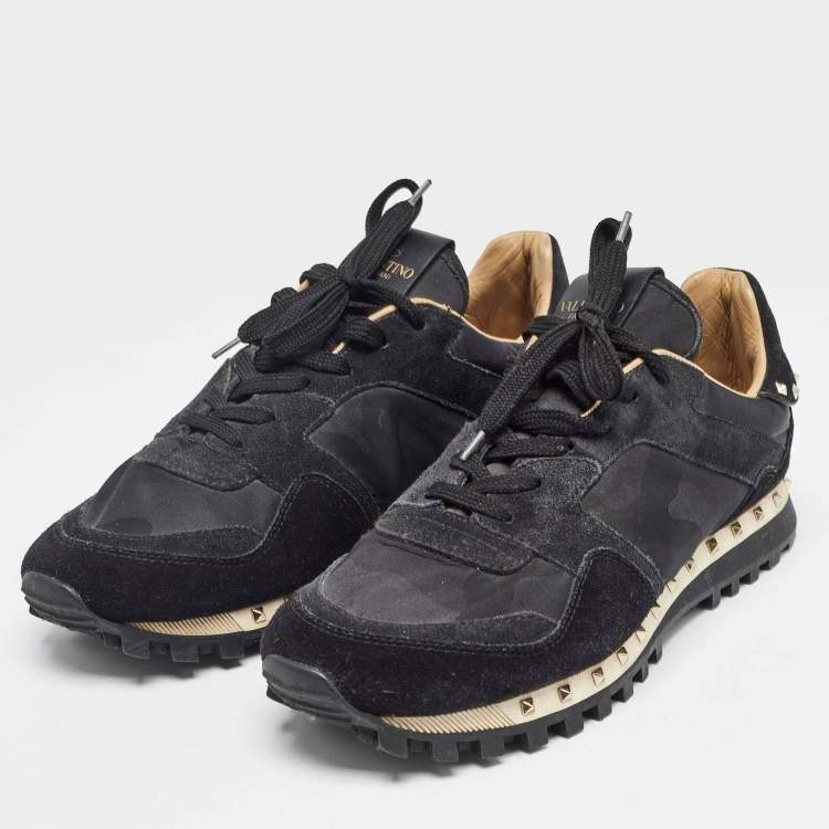 مملوكة مسبقًا Valentino Black Suede and Camouflage Fabric Rockstud Low Top Sneakers Size 40