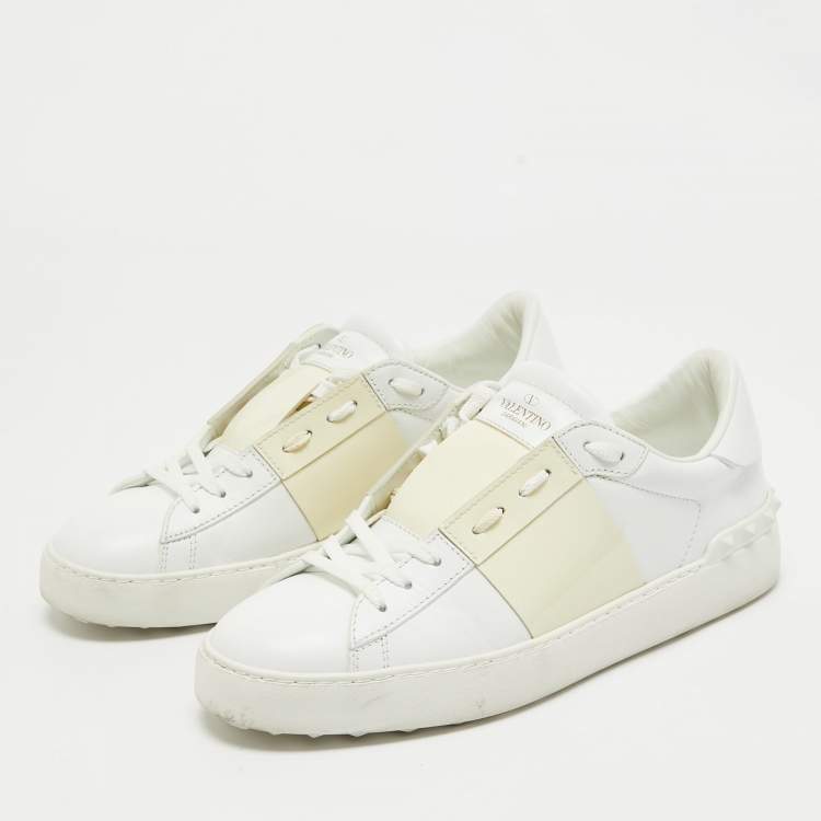 Pre Owned Valentino White Leather Rockstud  Low Top Sneakers 39