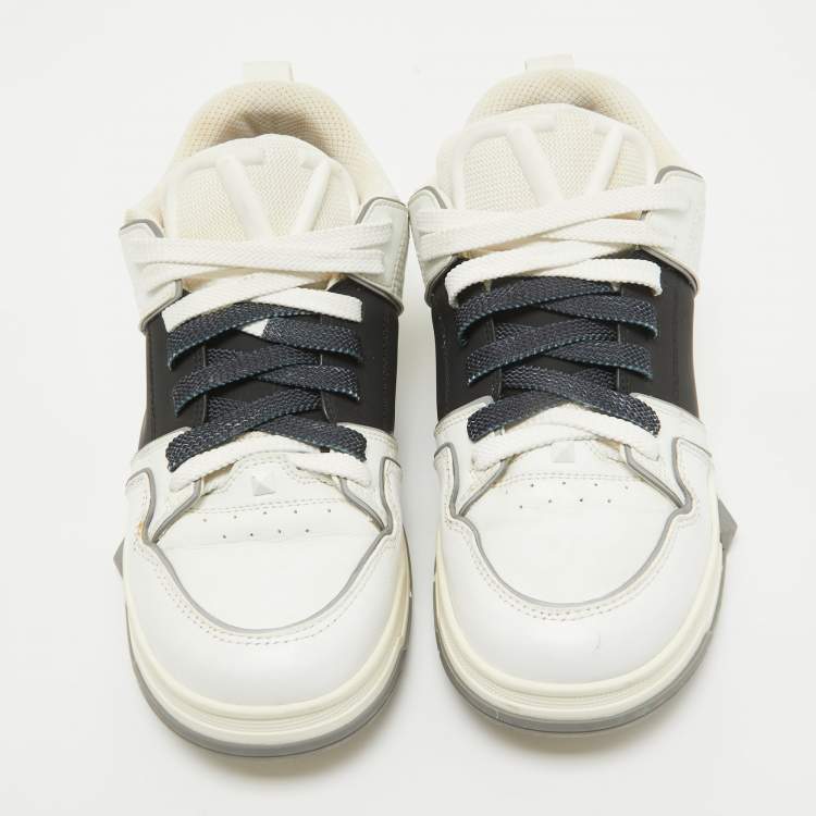 مملوكة مسبقًا Valentino White/Black Leather Rockstud Low Top Sneakers Size 42