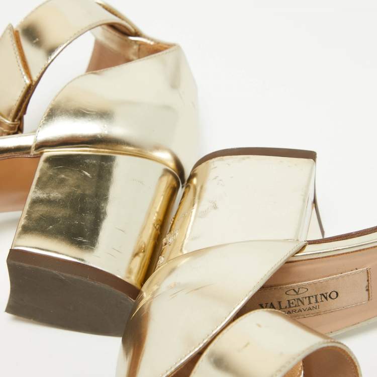 Pre Owned Valentino Gold Leather Soul Rockstud Ankle Strap Sandals Size 38