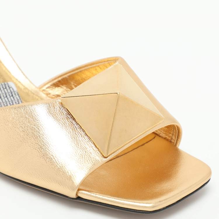 Pre Owned Valentino Gold Leather One Stud Slide Sandals Size 36.5