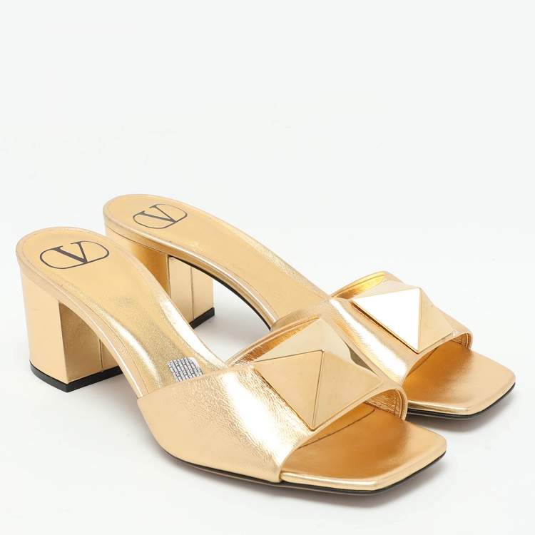 Pre Owned Valentino Gold Leather One Stud Slide Sandals Size 36.5