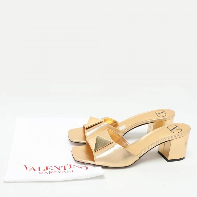 Pre Owned Valentino Gold Leather One Stud Slide Sandals Size 36.5