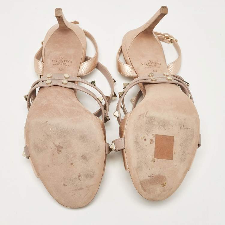 مملوكة مسبقًا Valentino Rose Gold/Dusty Pink Leather Rockstud Slingback Ankle Strap Sandals Size 39