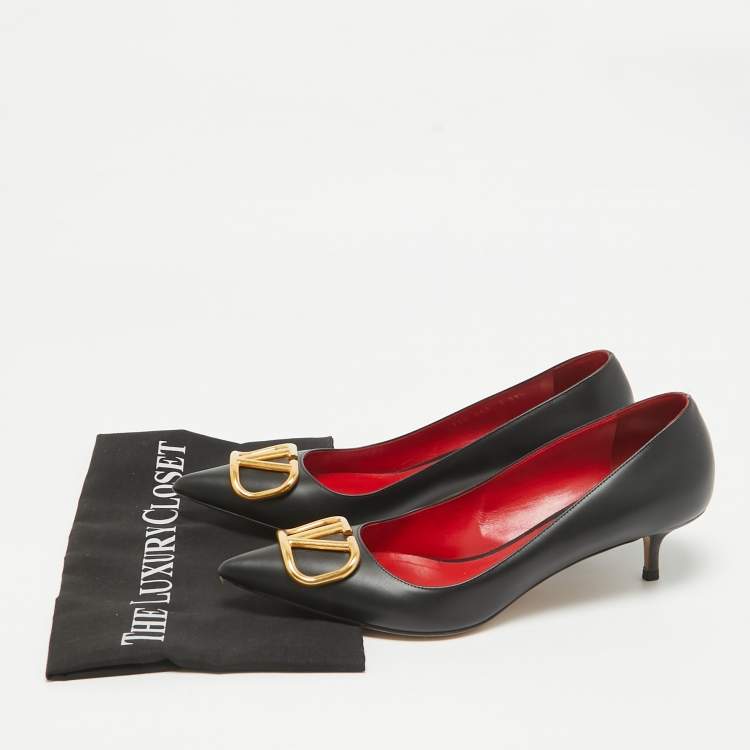 Pre Owned Valentino Black Leather VLogo Pumps Size 39.5
