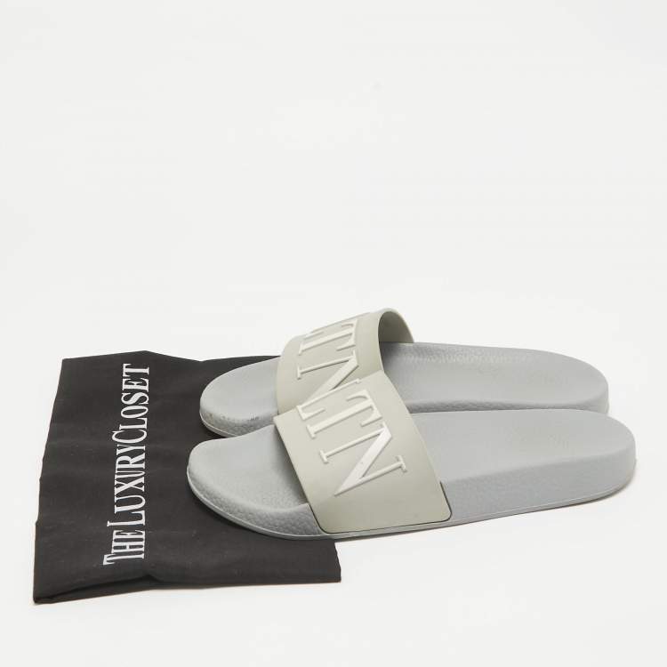 Pre Owned Valentino Grey Rubber VLTN Flat Slides Size 40
