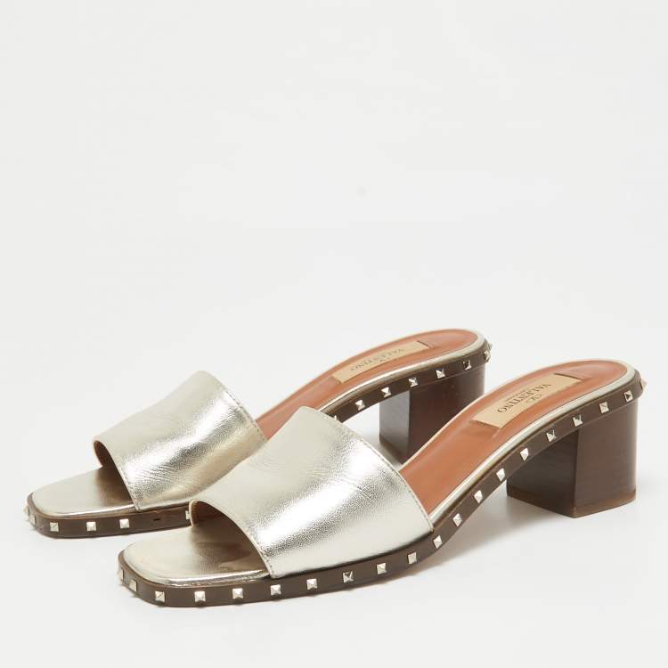 Pre Owned Valentino Gold Leather Soul Rockstud Slide Sandals Size 37