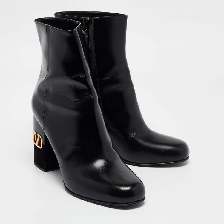 Pre Owned Valentino Black Leather V-logo Ankle Booties Size 41