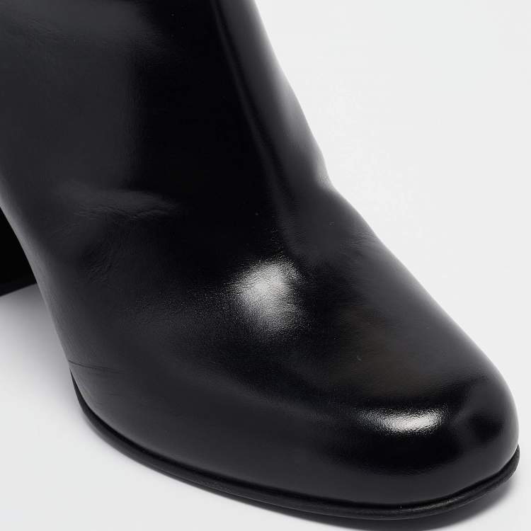 Pre Owned Valentino Black Leather V-logo Ankle Booties Size 41