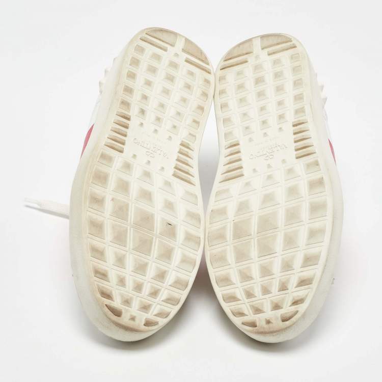 Pre Owned Valentino White/Pink Leather Rockstud Low Top Sneakers Size 38