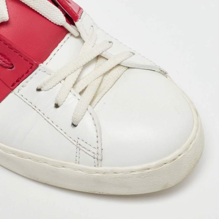 Pre Owned Valentino White/Pink Leather Rockstud Low Top Sneakers Size 38