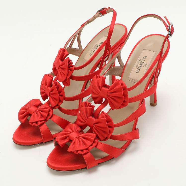 Pre Owned Valentino Red Satin Bow Embellished Slingback Sandals Size 39.5