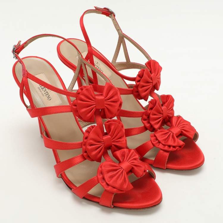 Pre Owned Valentino Red Satin Bow Embellished Slingback Sandals Size 39.5