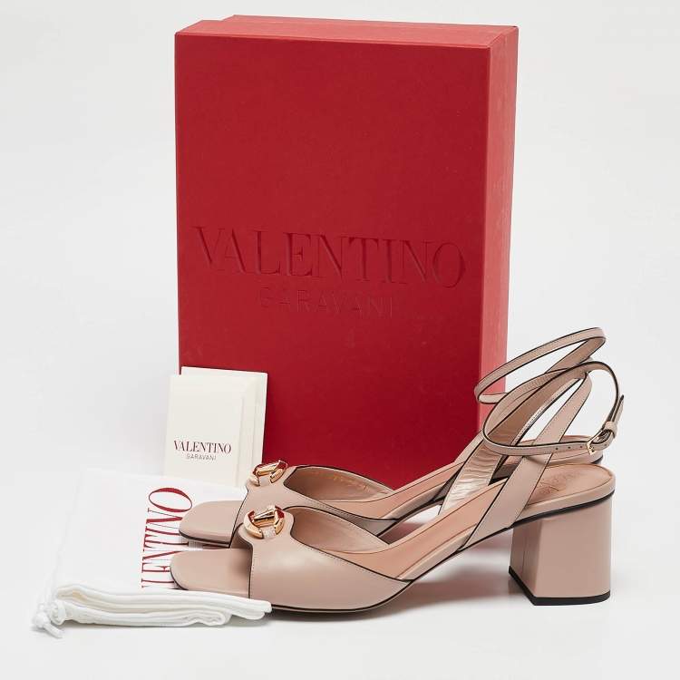 مملوكة مسبقًا Valentino Dusty Pink Leather VLogo Ankle Strap Sandals Size 41