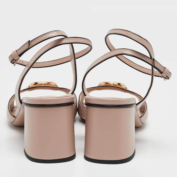 مملوكة مسبقًا Valentino Dusty Pink Leather VLogo Ankle Strap Sandals Size 41
