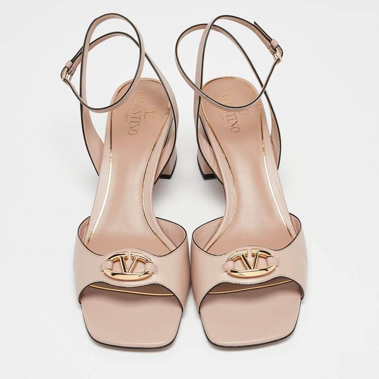مملوكة مسبقًا Valentino Dusty Pink Leather VLogo Ankle Strap Sandals Size 41