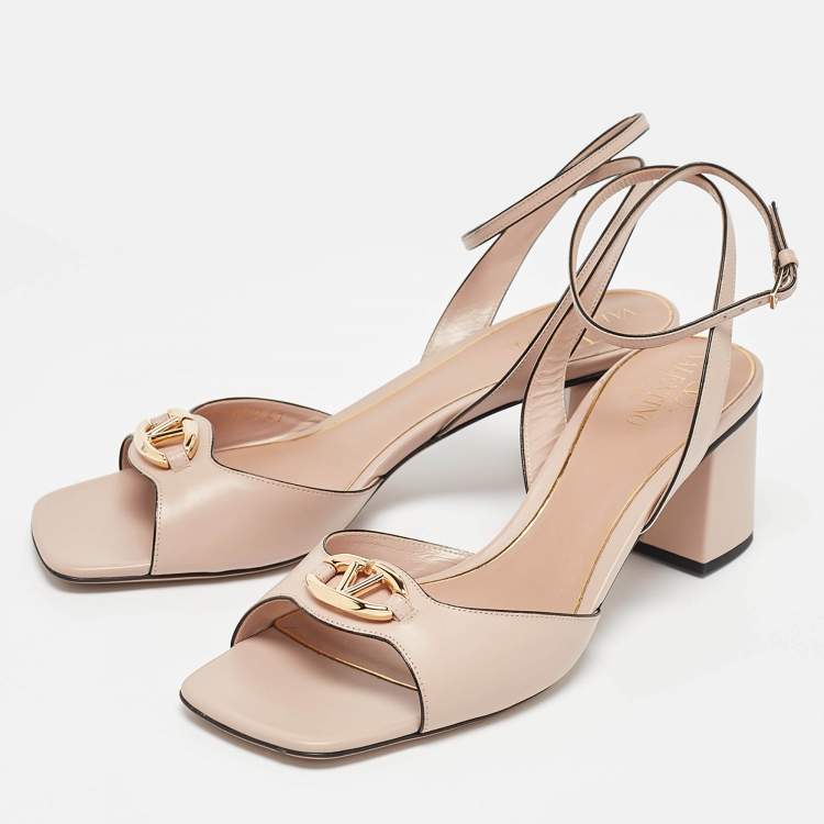 مملوكة مسبقًا Valentino Dusty Pink Leather VLogo Ankle Strap Sandals Size 41
