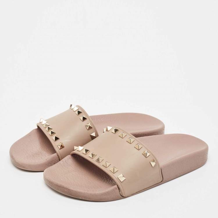 Pre Owned Valentino Beige Rubber Rockstud Slide Flats Size 37