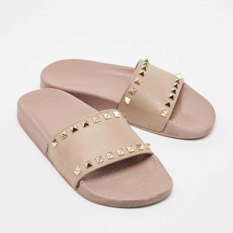 Pre Owned Valentino Beige Rubber Rockstud Slide Flats Size 37