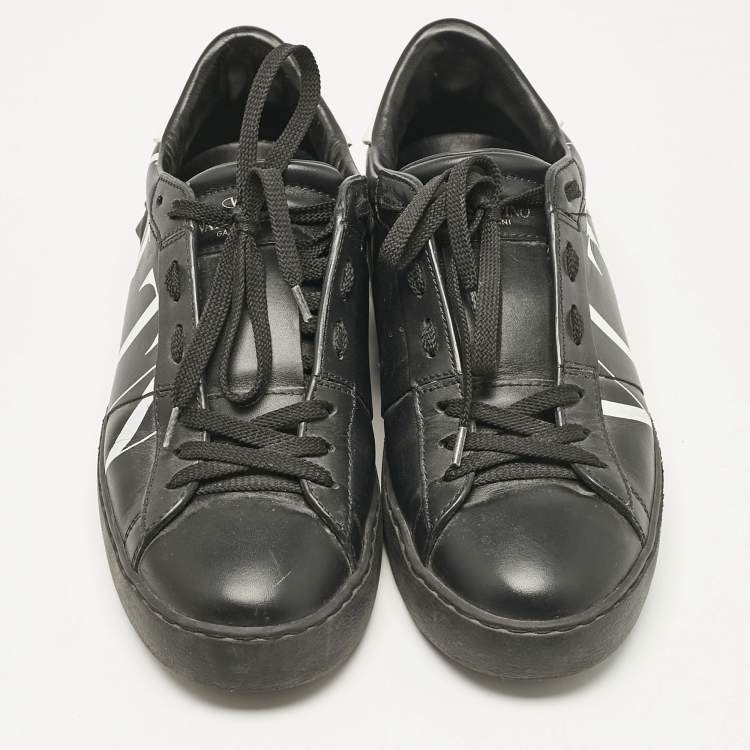 Pre Owned Valentino Black/White Leather VLTN Rockstud Low Top Sneakers Size 38.5