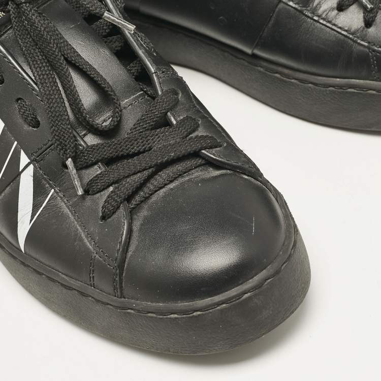 Pre Owned Valentino Black/White Leather VLTN Rockstud Low Top Sneakers Size 38.5