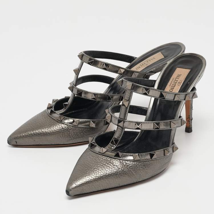 Pre Owned Valentino Metallic Grey Leather Rockstud Mules Size 39