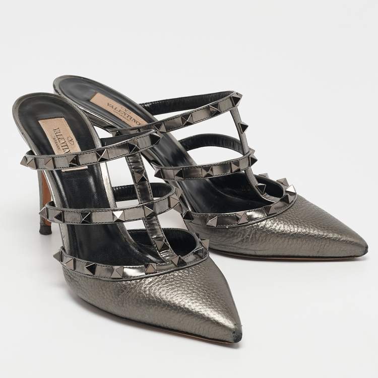 Pre Owned Valentino Metallic Grey Leather Rockstud Mules Size 39
