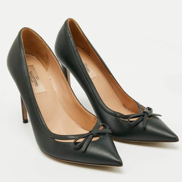 Pre Owned Valentino Dark Green Leather Bow Cut Out Pointed Toe Pumps Size 38.5