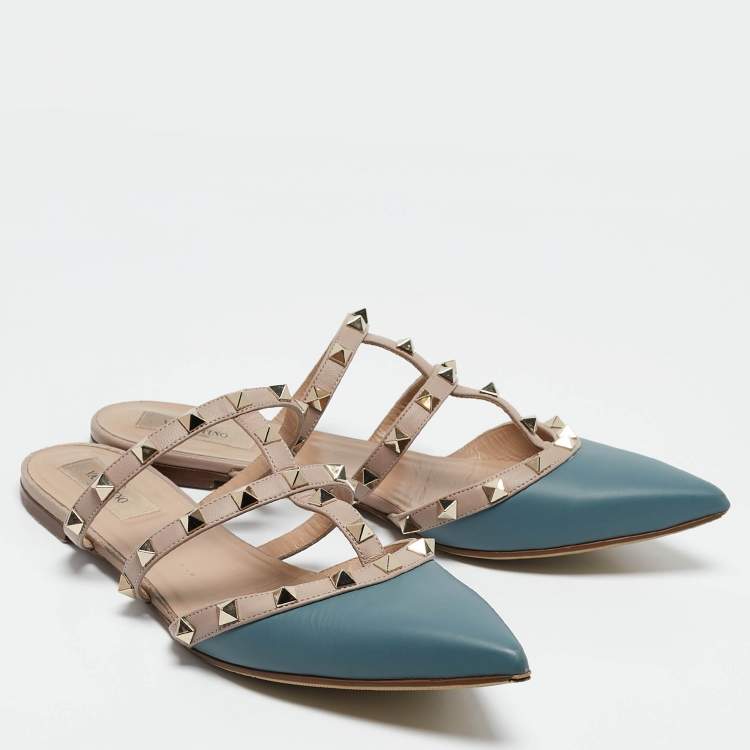Pre Owned Valentino Beige/Blue Leather Pointed Toe Rockstud Flat Mules Size 39.5