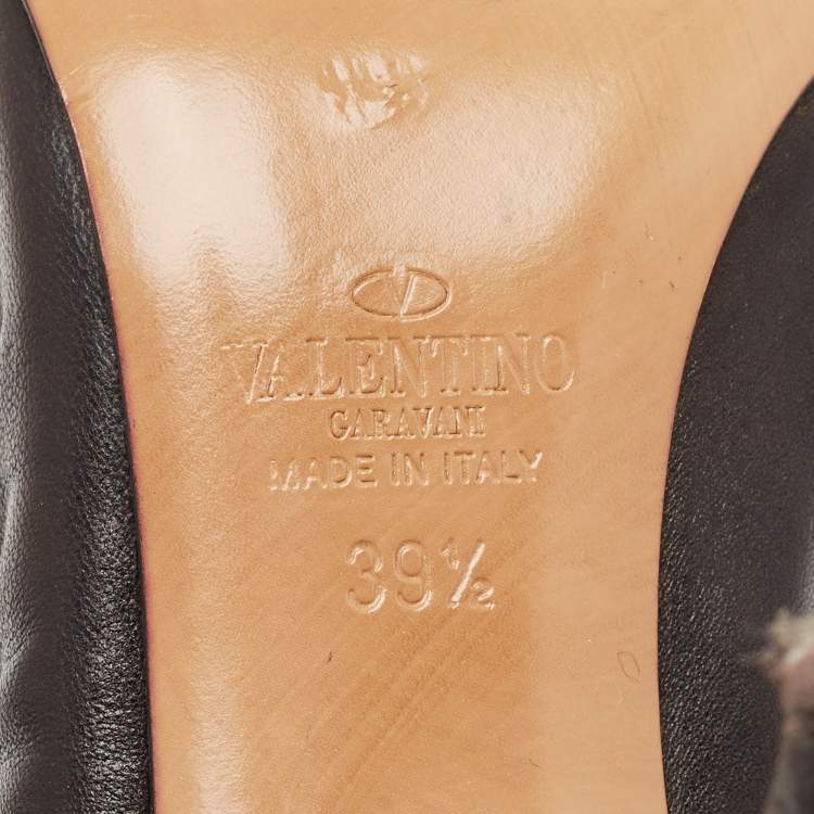Pre Owned Valentino Black Leather Grommet Love Latch Pumps Size 39.5