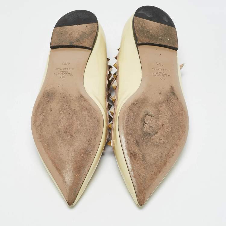 Pre Owned Valentino Yellow Patent Leather Rockstud Caged Ballet Flats Size 40.5