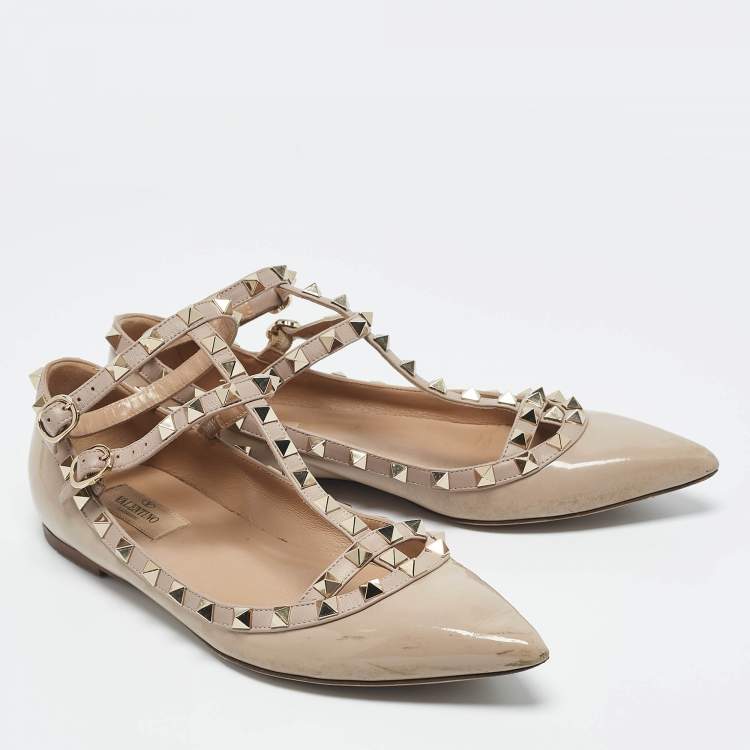 Pre Owned Valentino Beige Patent Leather Rockstud Caged Ankle Strap Ballet Flats Size 38.5