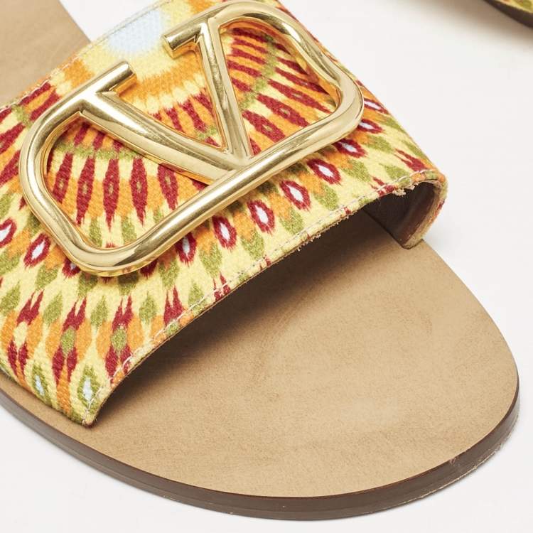 Pre Owned Valentino Multicolor Printed Canvas VLogo Flat Slides Size 40