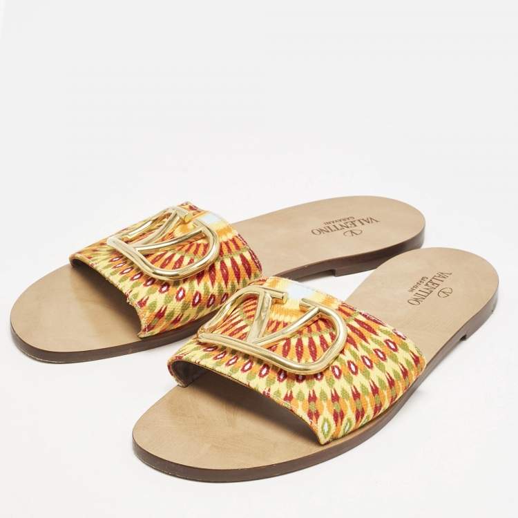 Pre Owned Valentino Multicolor Printed Canvas VLogo Flat Slides Size 40