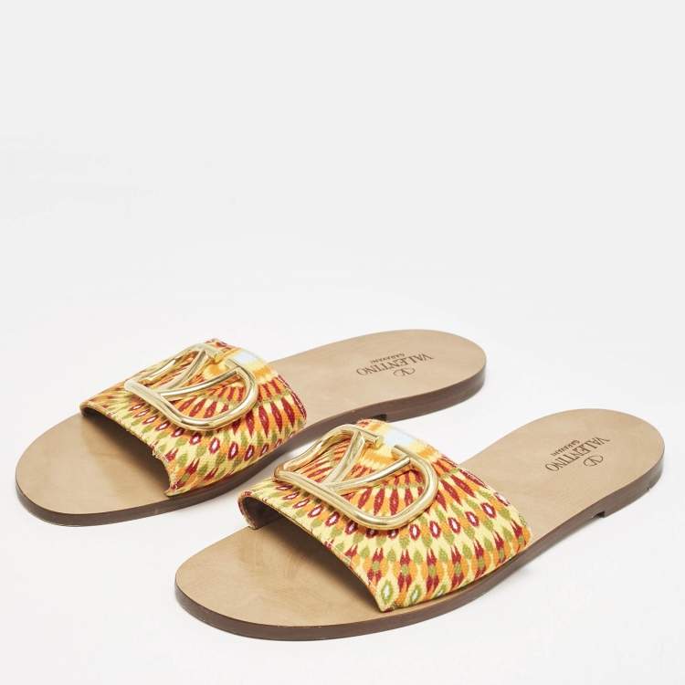 Pre Owned Valentino Multicolor Printed Canvas VLogo Flat Slides Size 40