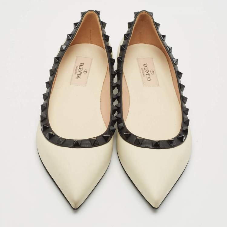 Pre Owned Valentino White/Black Leather Rockstud Ballet Flats Size 36.5