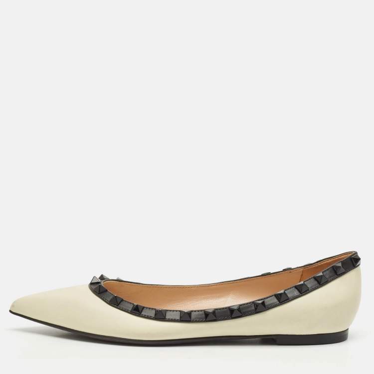Pre Owned Valentino White/Black Leather Rockstud Ballet Flats Size 36.5