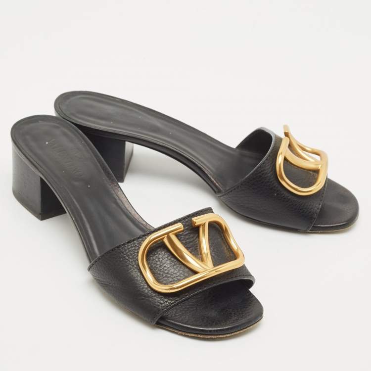 Pre Owned Valentino Black Leather VLogo Mule Sandals Size 36