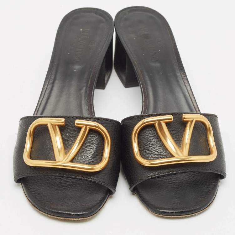 Pre Owned Valentino Black Leather VLogo Mule Sandals Size 36